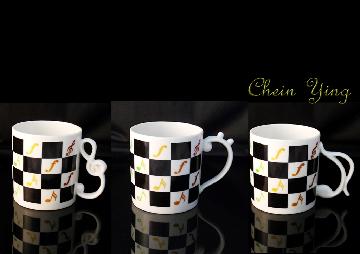 Color changeable mugs(Checkers theme, color change when temperature height)